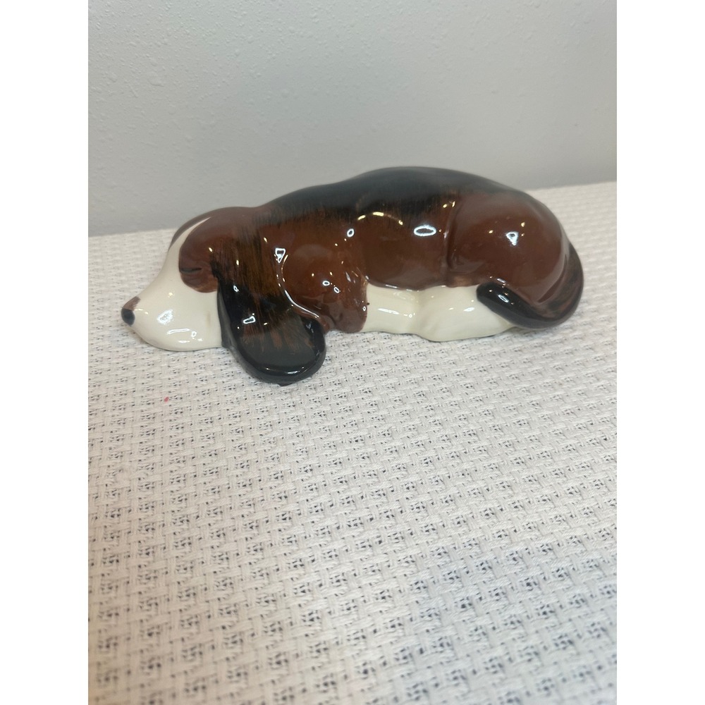Vintage Ceramic Sleeping Basset Hound Figurine Brown White Glossy Dog Decor Home - Picture 9 of 14